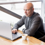 Articolo_04 Il Tabù dell’Età lavorativa, superati i 50, per il mercato del lavoro non sei nemmeno più una risorsa, la parola risorsa è stata introdotta non a caso, ovviamente, depersonalizza.